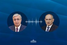 Токаев поздравил Пашиняна с переназначением на должность премьер-министра