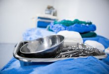 Мужчине оторвало ноги и руку, после того как он поднял коробку в Курской области