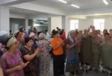 НПК встретилась с работниками швейной фабрики в Туркестанской области