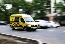 Mitsubishi сбил 20-летнюю девушку при повороте в Алматы