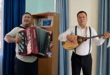 На родине Шамши Калдаякова подхватили музыкальный челлендж