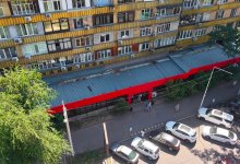 Пристройку к супермаркету демонтировали в центре Алматы
