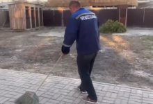 TikTok сменился метлой: казахстанца наказали за мат в Кызылординской области