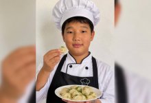 Школьник-предприниматель из Астаны лепит до 12 кг пельменей в день
