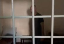 Переодевался в женскую одежду и снимал ролики: 56-летнего карагандинца арестовали