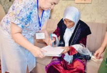 116-летняя жительница области Улытау отдала свой голос на выборах в Курултай