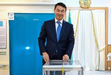 Аким Алматы проголосовал на выборах депутатов Курултая
