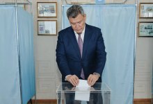 Аким Северо-Казахстанской области проголосовал на выборах депутатов Курултая