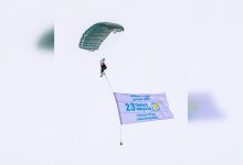 Парашютист приземлился у избирательного участка в Алматинской области