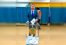 Министр юстиции высказался о значении выборов в Курултай и отдал свой голос в Астане