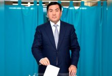Министр энергетики Ерлан Аккенженов отдал голос на первых выборах в Курултай