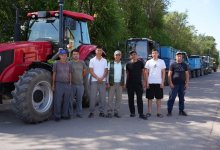 С поля на выборы: фермеры Конаева приехали на тракторах