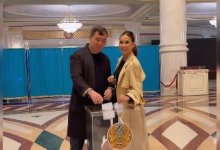 Динара Сатжан с супругом проголосовали на выборах в Курултай (ВИДЕО)