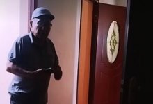 "В 10 часов уже последние приходят": видео с торопившимся на выборы дедушкой умилило Казнет