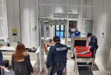 Пенсионер снял брюки в административном здании Астаны (ВИДЕО)
