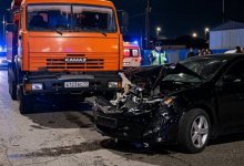 Toyota Camry столкнулась с КамАЗом в Атырау: пострадал водитель