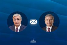 Токаев поздравил Мирзиёева с Днем независимости Узбекистана