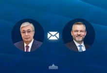 Токаев поздравил Пеллегрини с Днем Конституции Словакии