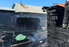 Спасли женщину и вынесли три газовых баллона при пожаре в Петропавловске (ВИДЕО)
