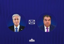 Касым-Жомарт Токаев поздравил Эмомали Рахмона с Днем независимости Таджикистана