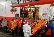 Более 120 человек пропали после крушения пассажирского судна в Индонезии