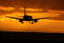 Самолет экстренно остановился во время взлета в Москве