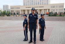 Обувь 47-го размера: "Гулливер" служит в Национальной гвардии в Шымкенте