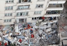 Часть семиэтажного дома обрушилась в Стамбуле: под завалами остаются семь человек (ВИДЕО)