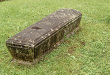 Семь гробов и останки младенца нашли на территории дома губернатора в США