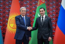 Сердар Бердымухамедов встретил Токаева в Туркменистане