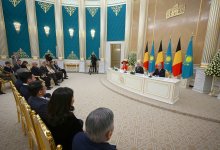 Флаг Казахстана впервые подняли на главной площади Брюсселя