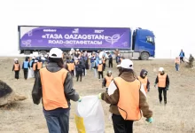 Активисты партии "Әділет" привели в порядок территорию заповедника Жидебай в области Абай
