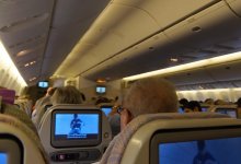 450 долларов исчезли прямо в самолете Air Astana: пассажирка заявила о краже