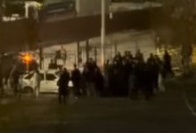 Автомобиль сбил пешеходов и въехал в ограждение в Астане