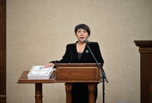 Гульнар Тойлыбаева получила мандат депутата Курултая