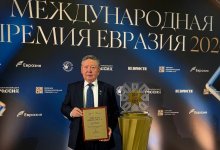 Мост дружбы, созданный из книг