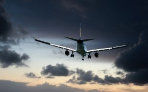 Парень с помощью одного слова сорвал вылет самолета в аэропорту Алматы