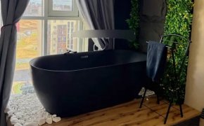 Ванна с видом на город: необычную квартиру сдают в Астане