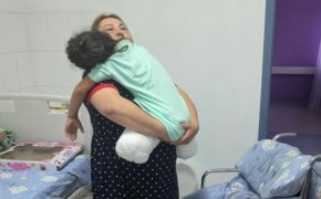 Девочка потеряла ноги в ДТП: семье выплатили почти 20 млн тенге