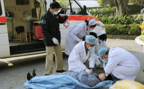 Как оказать первую медицинскую помощь себе и другим