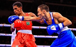 Где смотреть полуфиналы ЧМ по боксу в ОАЭ: онлайн-трансляция боев казахстанцев