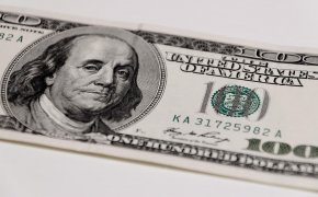 Доллар и евро ослабли 16 декабря в Казахстане