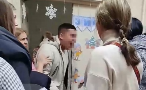 Дед Мороз не вручил подарок: нервный срыв отца обиженного ребенка обсуждают в Сети (ВИДЕО)