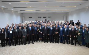 Глава государства вручил труженикам Жамбылской области госнаграды