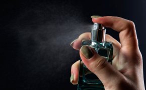 Испортились или нет? Как понять, что духи пора выбросить