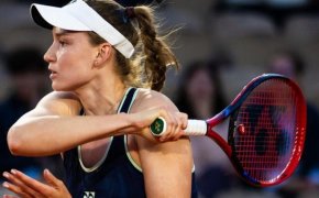 Елена Рыбакина неожиданно снялась с турнира в ОАЭ