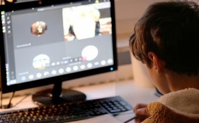 Столичные школьники будут учиться дистанционно, но не все