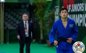 Казахстанец завоевал золото Гран-при по дзюдо в Австрии
