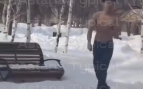 Мужчина с ножом бегал в Астане (ВИДЕО)