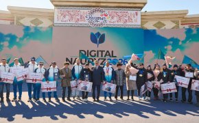 Ерболу Хамитову вручили ключи от трехкомнатной квартиры в Петропавловске